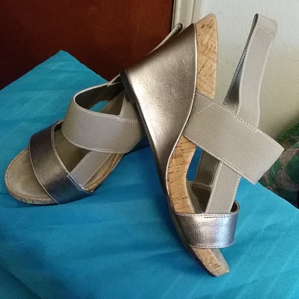 Sling back wedge Aerosole sandal